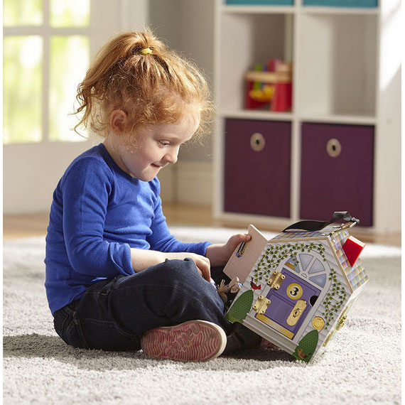 Melissa & Doug 12505 FA KÉSZSÉGFEJLESZTŐ JÁTÉK HÁZ KULCSOKKAL CSENGŐKKEL ÉS FIGURÁKKAL view 4